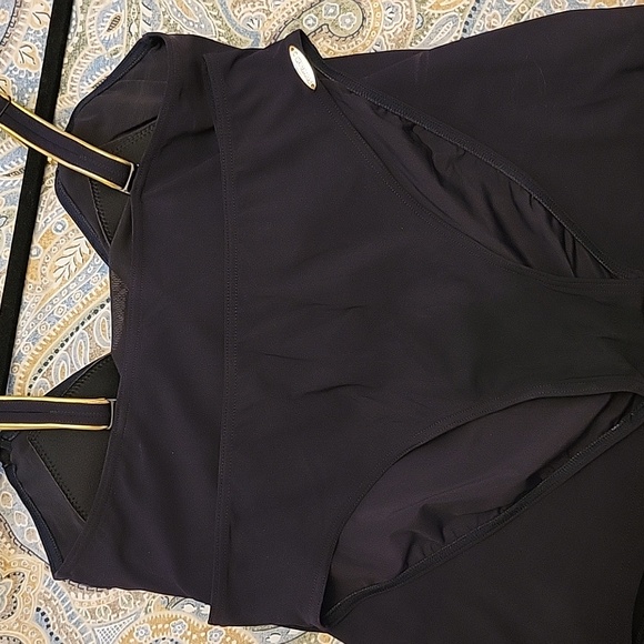 Bathing suit - Picture 5 of 12